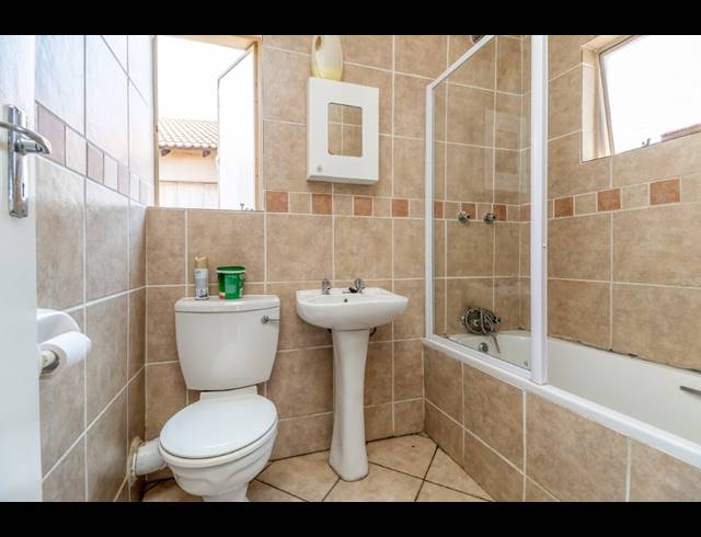 2 BEDROOM APARTMENT FOR SALE IN NOORDHANG